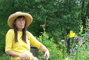 Rochelle Wildfong will join Dec. 1 Song & Story Swap in Amherst